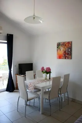 TV i/ili zabavni centar u objektu Apartment in Vodice with sea view, balcony, air conditioning, WiFi 612-4