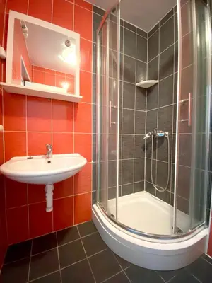 Kupaonica u objektu Enchanting Apartment in Vodice with Sea View Terrace