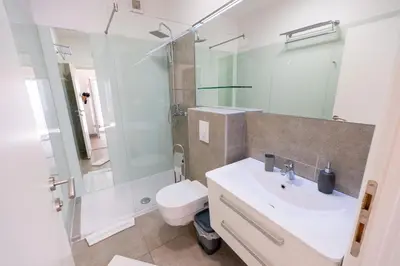 Kupaonica u objektu Downtown Luxury Apartments with Hot Tub