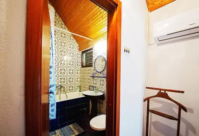 Kupaonica u objektu Traditional Family Home In The Heart Of Dalmatia