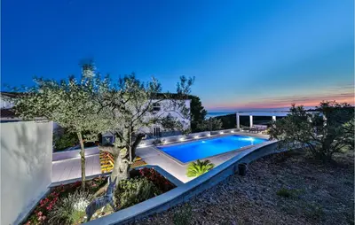 Bazen u objektu Lovely Home In Zecevo Rogoznicko ili u blizini