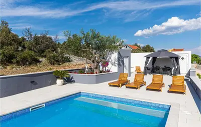 Bazen u objektu Lovely Home In Zecevo Rogoznicko ili u blizini