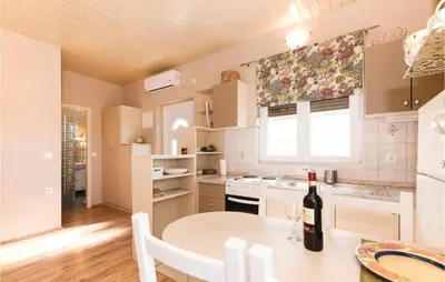 Kuhinja ili čajna kuhinja u objektu Apartment Pirovac Hrvatske Mladezi