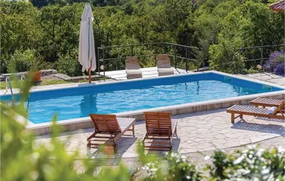 Bazen u objektu Stunning Home In Trbounje With Sauna ili u blizini