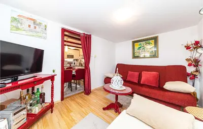 TV i/ili zabavni centar u objektu Cozy Home In Blizna Donja With Wifi