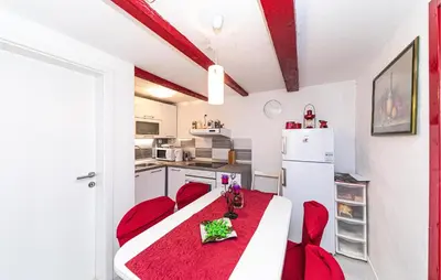 Kuhinja ili čajna kuhinja u objektu Cozy Home In Blizna Donja With Wifi