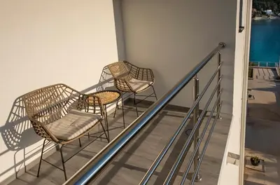 Bazen u objektu Apartments Suzy ili u blizini