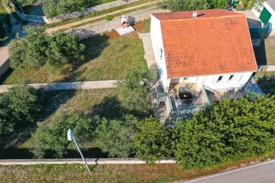 Zgrada u kojoj se nalazi vikendica