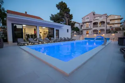 Bazen u objektu Apartmani Villa Lavanda I ili u blizini