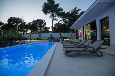 Bazen u objektu Apartmani Villa Lavanda I ili u blizini