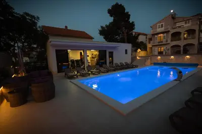 Bazen u objektu Apartmani Villa Lavanda I ili u blizini