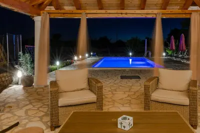 Bazen u objektu House vacation with pool,three rooms,near Šibenik ili u blizini
