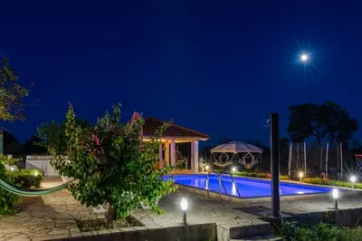Bazen u objektu Family friendly house with a swimming pool Gornje Planjane, Zagora - 19733 ili u blizini