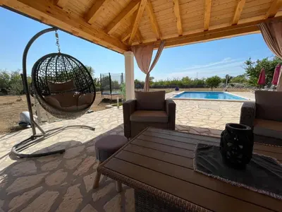 Bazen u objektu Family friendly house with a swimming pool Gornje Planjane, Zagora - 19733 ili u blizini