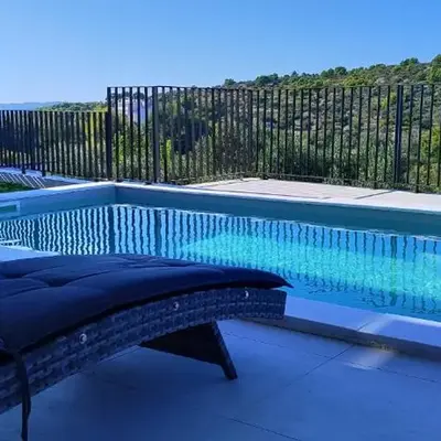 Apartman Retro with heated pool and gym for 8