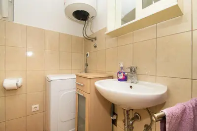 Kupaonica u objektu Apartment Pave by Zamalin beach
