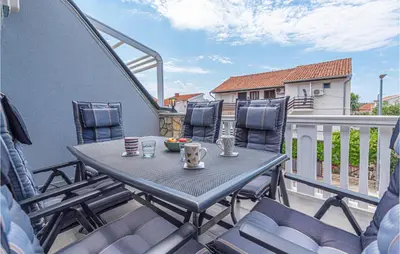 Balkon ili terasa u objektu 2 Bedroom Awesome Apartment In Pirovac