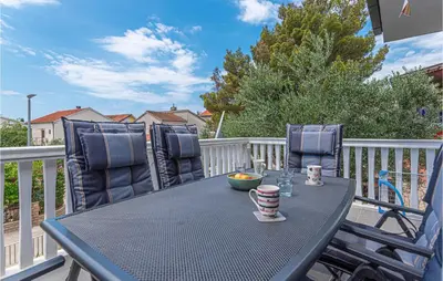 Balkon ili terasa u objektu 2 Bedroom Awesome Apartment In Pirovac
