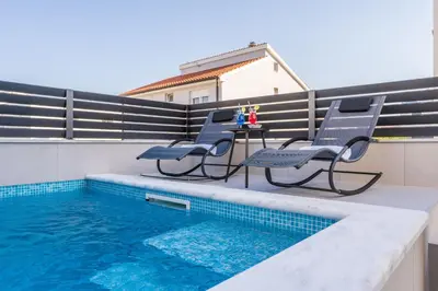 Bazen u objektu Villa Sarah ili u blizini