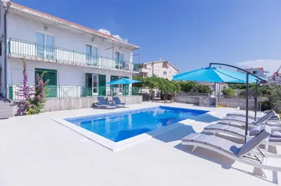 Bazen u objektu Your private summer house ili u blizini