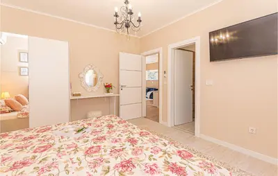 Krevet ili kreveti u jedinici u objektu 3 Bedroom Gorgeous Home In Jadrtovac