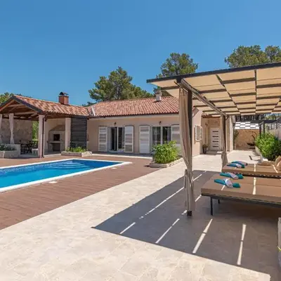 3 Bedroom Gorgeous Home In Jadrtovac