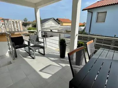Balkon ili terasa u objektu SeaScape - Relaxing beach home, steps from the water!