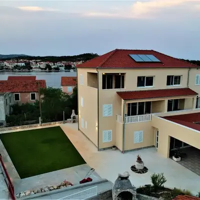 Pekasovi Seaview Apartament on a beautiful island Krapanj