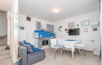 Kuhinja ili čajna kuhinja u objektu Awesome Home In Vodice With Kitchen