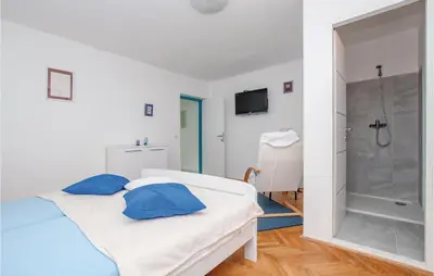 Krevet ili kreveti u jedinici u objektu Awesome Home In Vodice With Kitchen