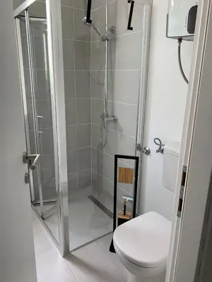 Kupaonica u objektu A cosy renovated one bedroom appartement with parking space and near the sea and the historical city center