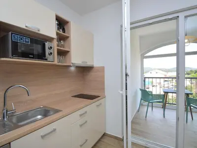 Kuhinja ili čajna kuhinja u objektu Apartment Anna-6 by Interhome
