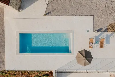 Bazen u objektu Villa Terra Meera ili u blizini