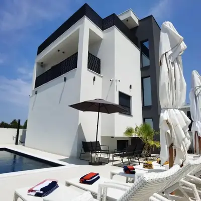 Villa Emperor