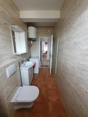 Kupaonica u objektu Spacious 2-bedroom apartment with terrace sea view