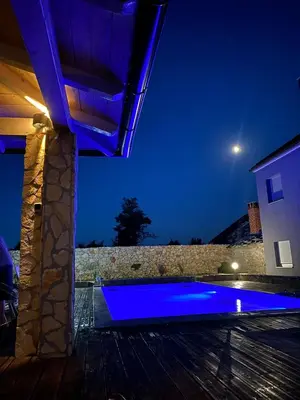 Bazen u objektu Apartments Dujo ili u blizini