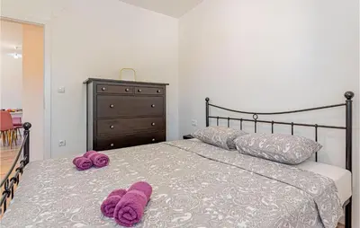 Krevet ili kreveti u jedinici u objektu 2 Bedroom Lovely Apartment In Danilo