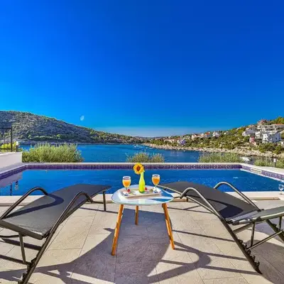 Luxury 2 etage apartment with private heated pool