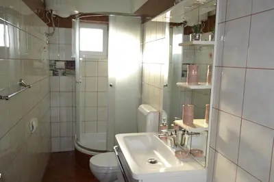 Kupaonica u objektu Rozali Tisno Apartments