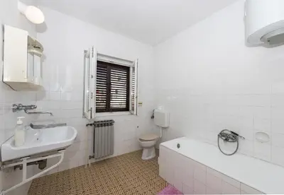 Kupaonica u objektu Apartment Center and beach