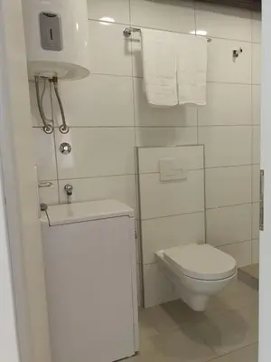 Kupaonica u objektu Apartments Ciao Bella city centre with free parking