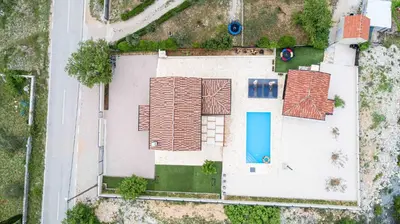 Bazen u objektu Villa Lucia ili u blizini