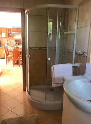 Kupaonica u objektu Kopara apartmanok