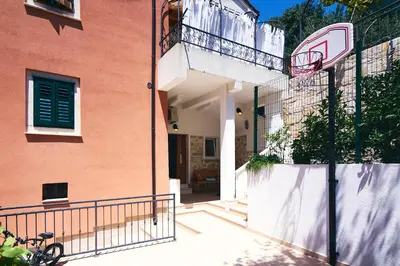 Zgrada u kojoj se nalazi apartman