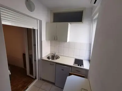 Kuhinja ili čajna kuhinja u objektu Apartment and Rooms Mrkovic Top Lokacija i Parking