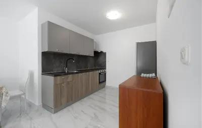 Kuhinja ili čajna kuhinja u objektu Nice Apartment In Murter With Wifi