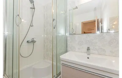 Kupaonica u objektu Gorgeous Apartment In Brodarica