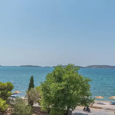 Gorgeous Apartment In Brodarica