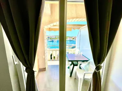Bazen u objektu Seaview apartment 2+2 ili u blizini