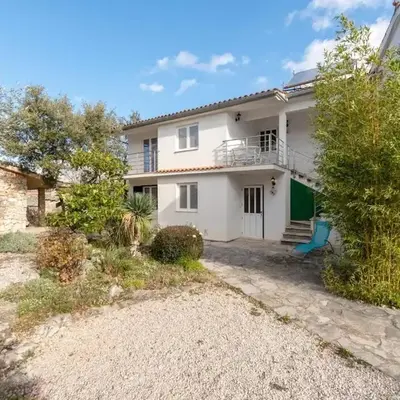 Apartments with parking space Zecevo